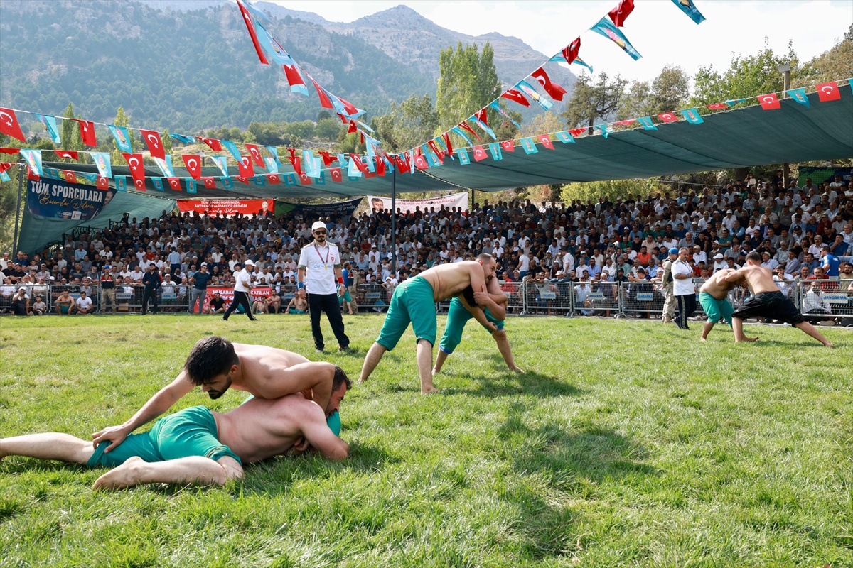 Kahramanmaraş’ta Kertmen Güreş Festivali’nde İbrahim Avcı altın madalya kazandı