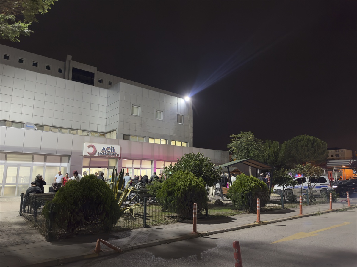 Kocaeli Körfez'de sokakta silahla yaralanan kadın hastanede kurtarılamadı