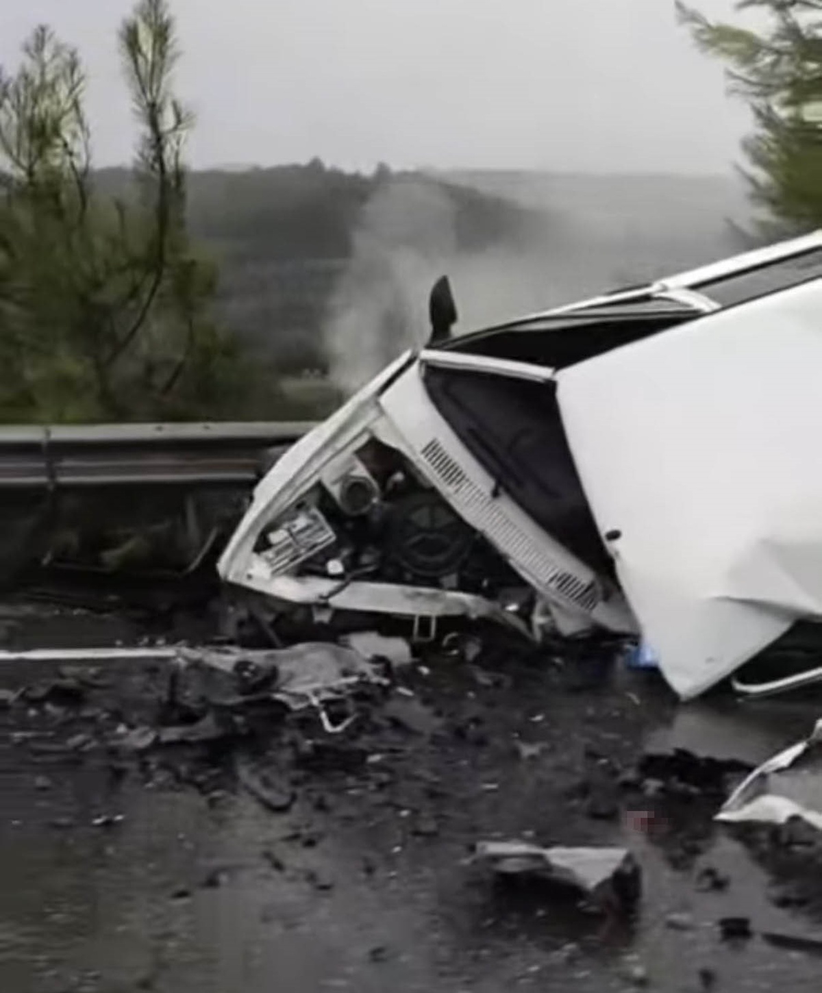 Muğla Ula'da iki otomobil çarpıştı, kazada 1 kişi öldü 2 kişi yaralandı