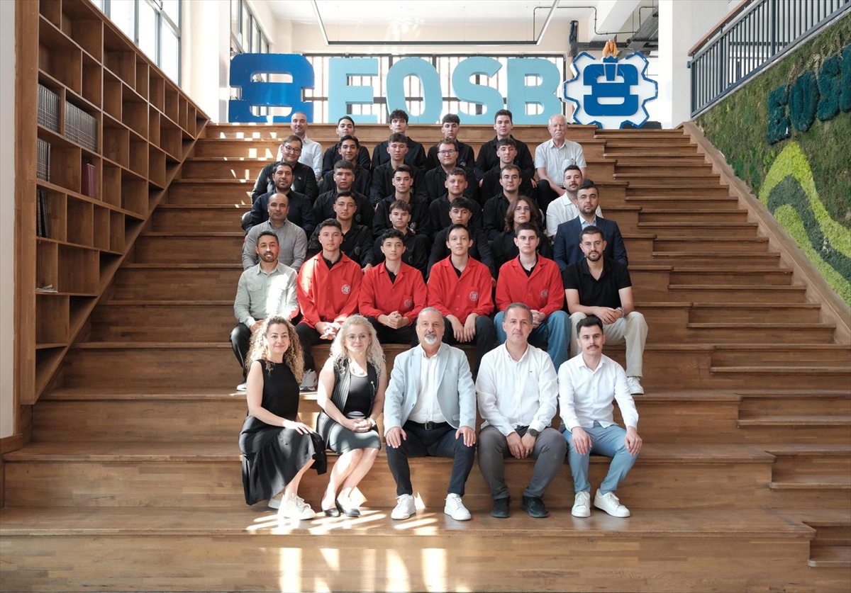 Özel EOSB Mesleki ve Teknik Anadolu Lisesi TEKNOFEST'te 4 Türkiye derecesi kazandı