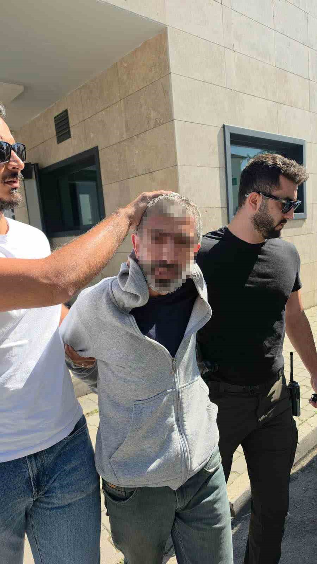 Sakarya'da uyuşturucuyla yakalanıp tutuklandı! Gazetecilere 'Çek çek at, Akyazı'nın baronu de' dedi