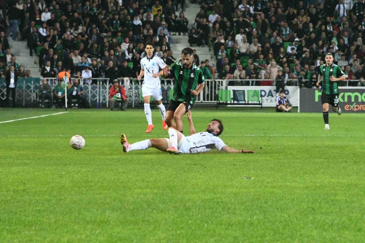 Sakaryaspor, TFF 2. Lig Kırmızı Grup'ta Kütahya Futbol Spor Kulübü'nü 2-0 yendi
