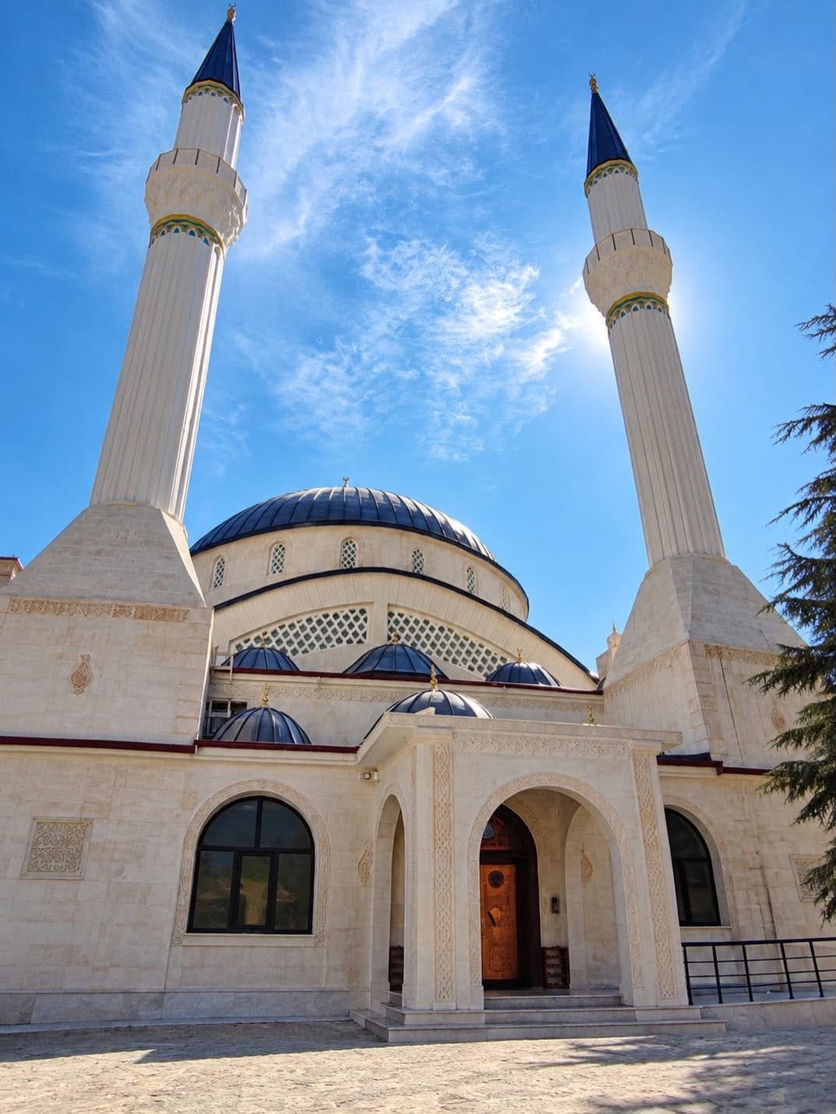 Sincik Kaymakamı Yıldız, Söğütlü Camii ve gençlik merkezinde inceleme yaptı