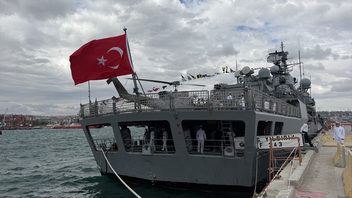 Tekirdağ'da TCG Yıldırım, Preveze Deniz Zaferi yıl dönümünde ziyarete açıldı