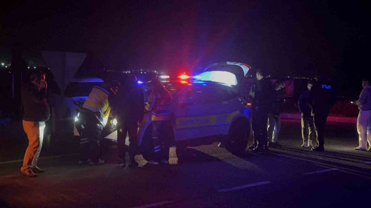 Tekirdağ Muratlı’da iki araç çarpıştı, biri yan yattı; kazada ciddi yaralanma yok