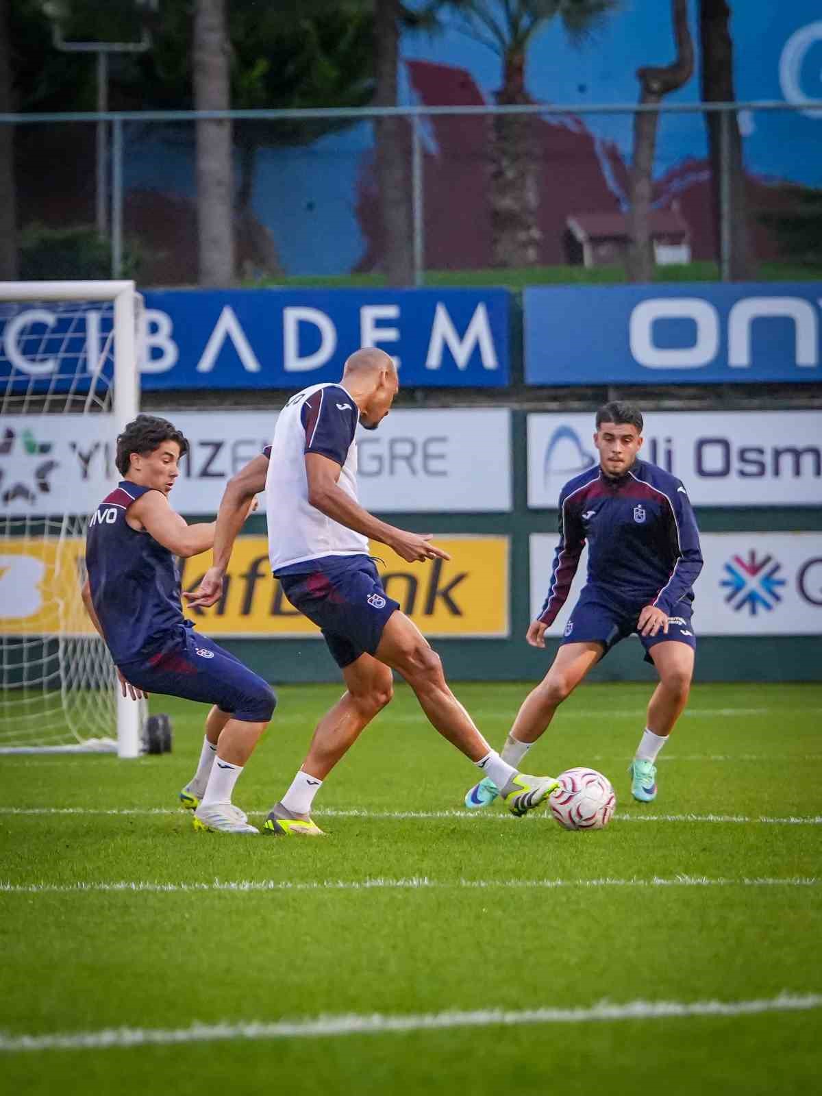 Trabzonspor, Samsunspor maçı hazırlıklarına 7 günlük iznin ardından başladı