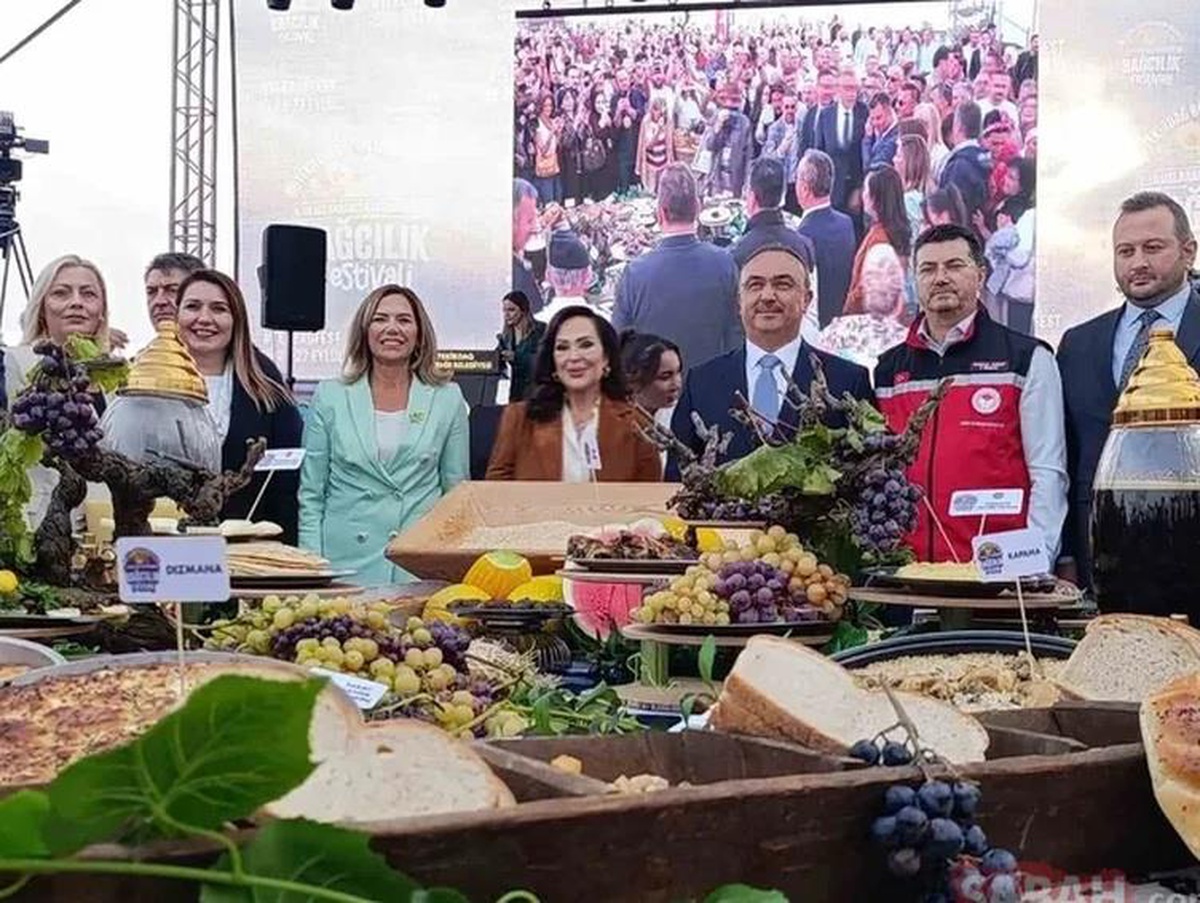 Türkan Şoray sahneye çıktı, festivalde renkli anlar yaşandı