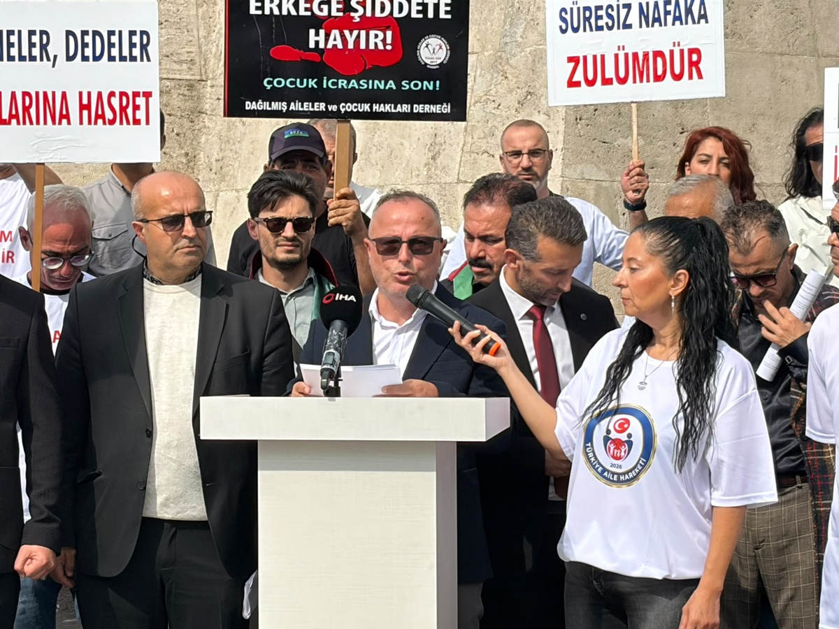 Türkiye Aile Hareketi, Ankara Ulus Meydanı'nda süresiz nafakayı protesto etti