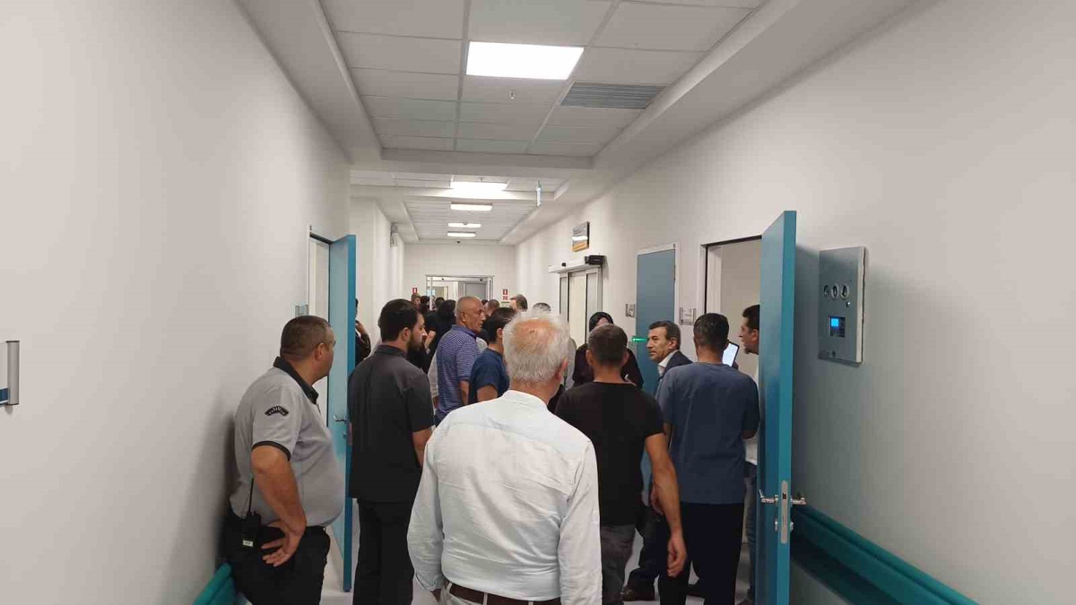 Pazarda baygınlık geçiren Veli Ağbaba'nın belinde kırık tespit edildi! Yoğun bakımdan çıkarıldı