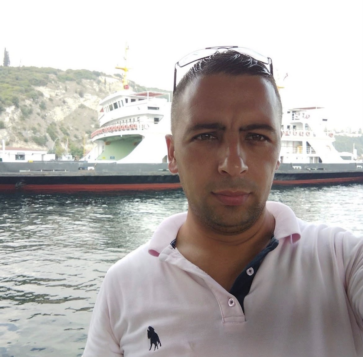 Yalova'da vinçten düşen demirler altında kalan Elmas Huysal (39) öldü.