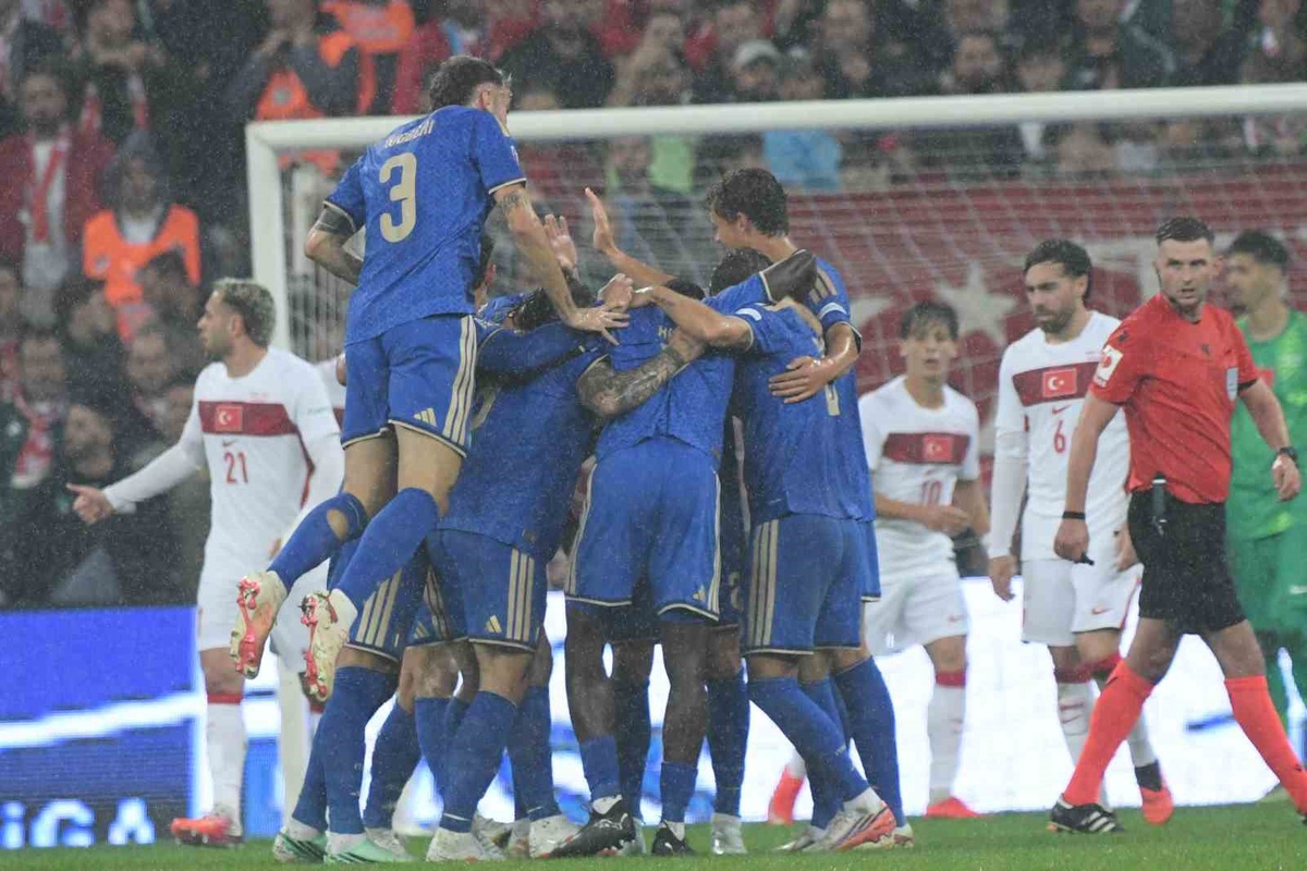 A Milli Futbol Takımı, Bursa'da İtalya'ya 4-1 yenildi, 17 maçta kazanamadı