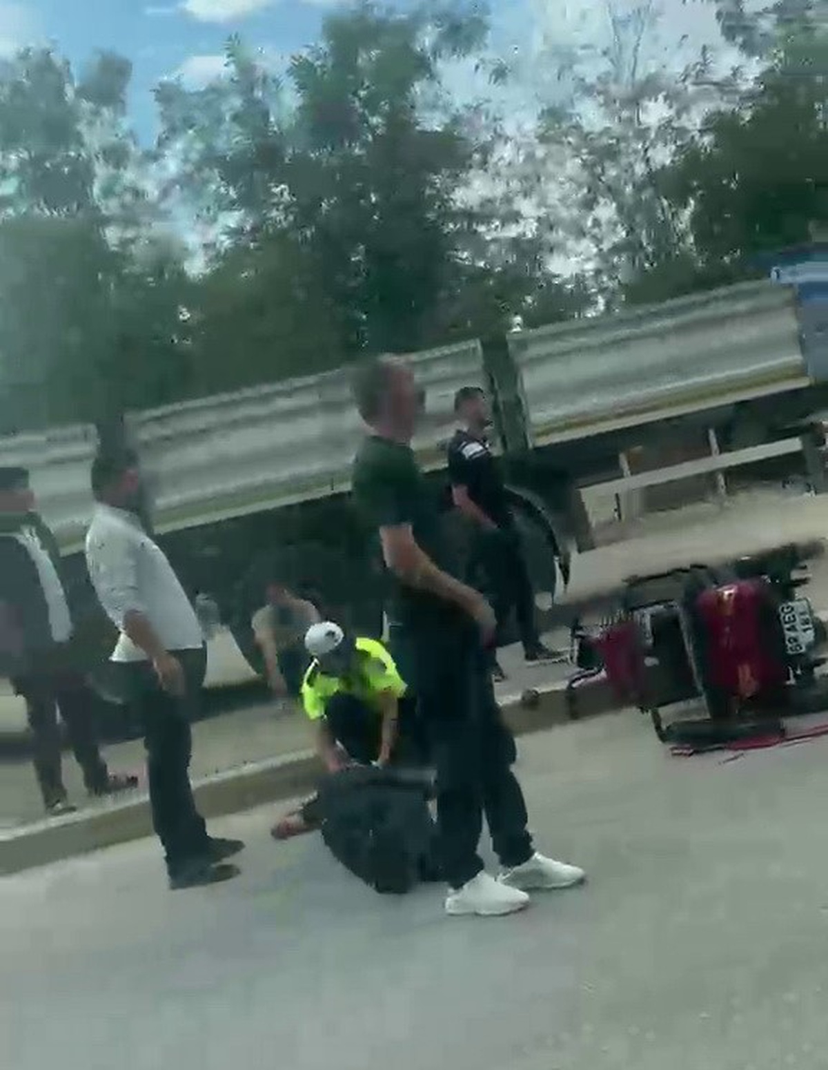 Adıyaman'da Atatürk Bulvarı'nda motosiklet ile otomobil çarpıştı, 1 kişi yaralandı
