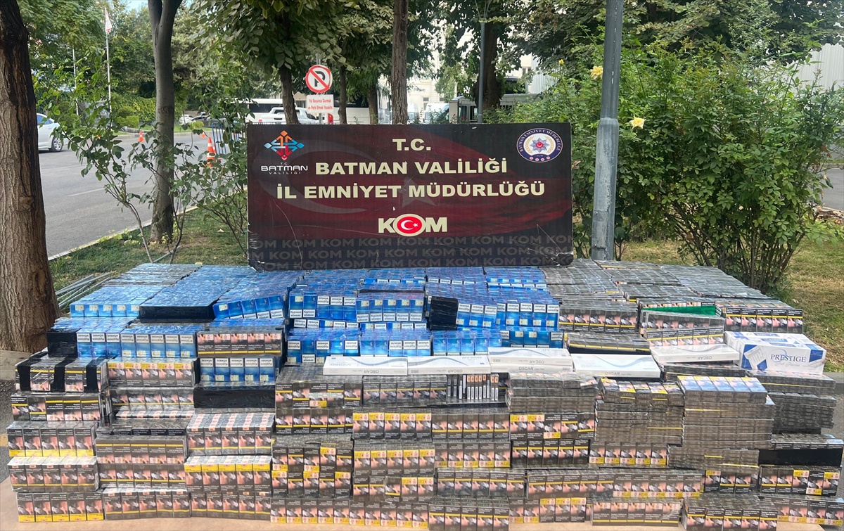 Batman'da kamyonette zulalanmış 18 bin 380 paket gümrük kaçağı sigara ele geçirildi