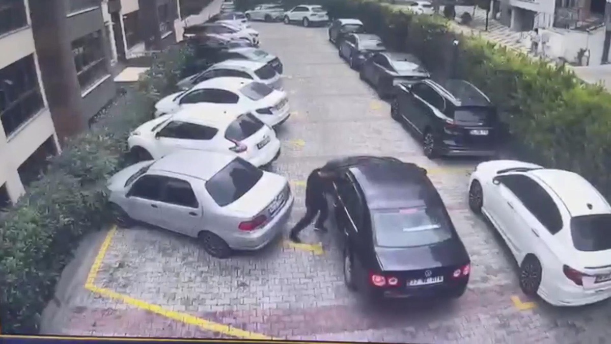 Beylikdüzü'nde park tartışmasında silah çekildi, 2 şüpheli gözaltına alındı