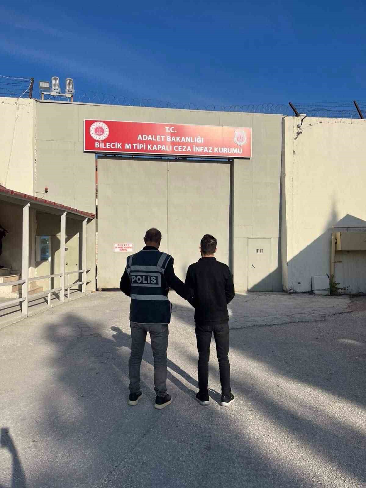Bilecik Söğüt'te polis taklidiyle 6 bilezik ve 8 bin TL alan şüpheli tutuklandı