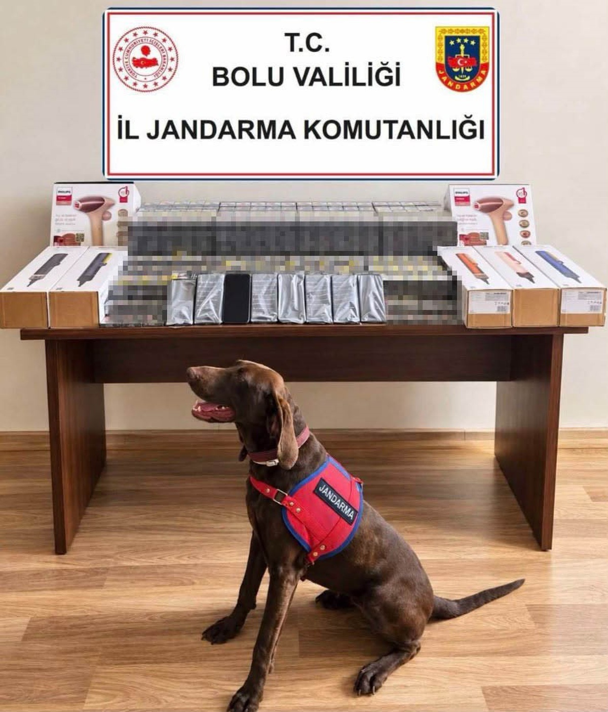 Bolu'da TEM Otoyolu'nda durdurulan otobüste 450 bin liralık kaçak ürün bulundu