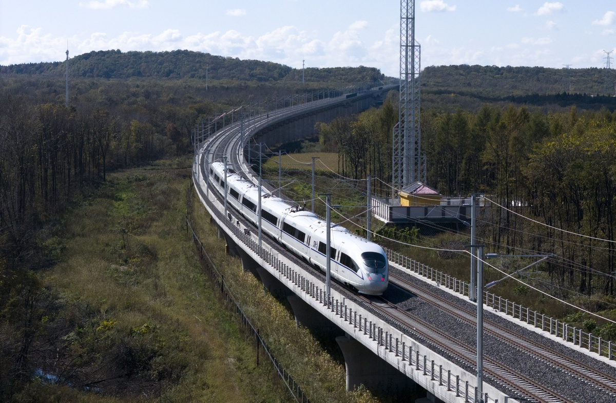 Çin'in en kuzeyindeki hızlı tren hattı açıldı, Harbin-Yichun arası 2 saate indi