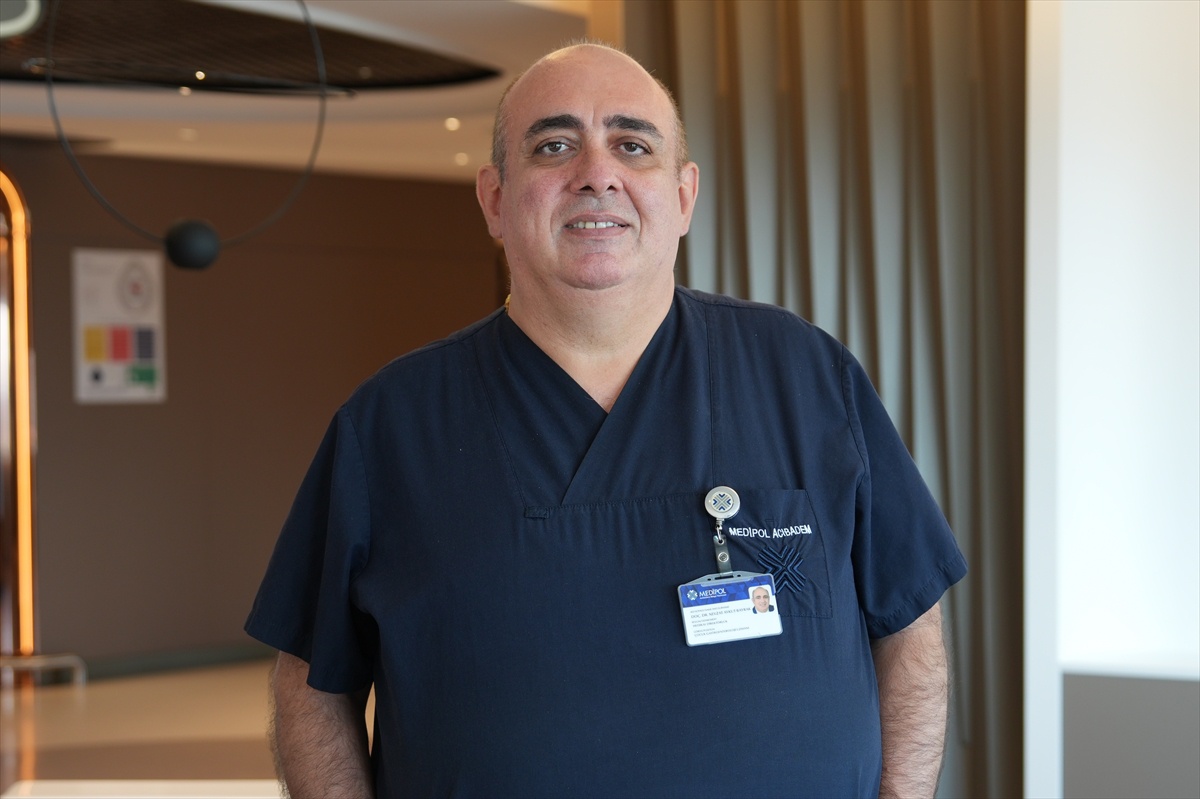 Doç. Dr. Bayrak, okul ve sınavda çocuklarda mide ağrısının artabileceğini söyledi