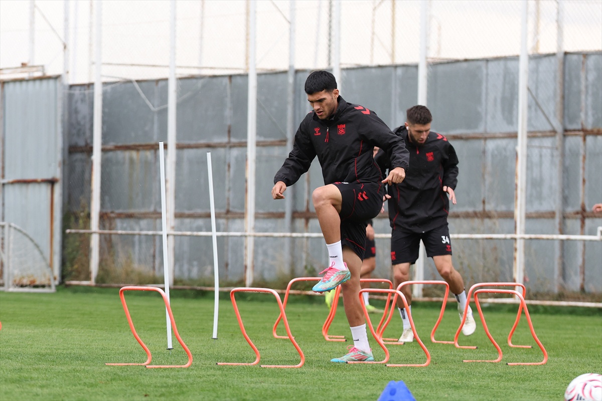 Ekenler Beton Sivasspor, Pendikspor maçı öncesi idmanı çift kale maçla tamamladı