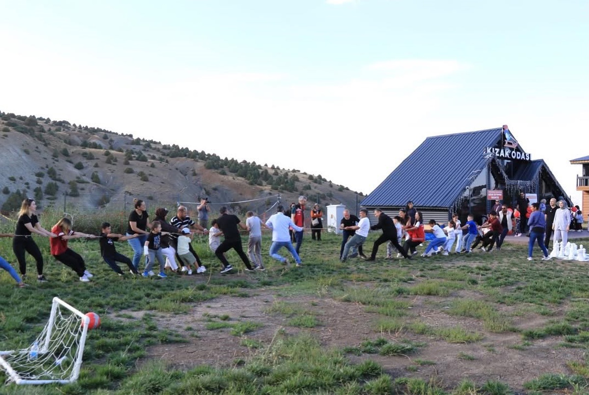 Erzincan'da ailelere Ergan Dağı'nda dijital detoks kampı düzenlendi