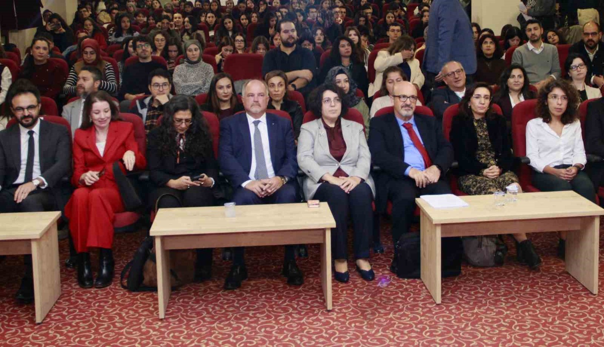 ESOGÜ Hukuk Fakültesi 2026-2027 akademik yılını açtı, törene Rektör Gümüşsoy katıldı