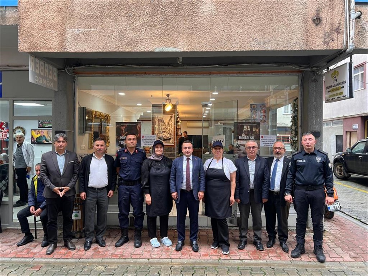 Giresun Espiye'de iki kadın restoran işletmecisi bir günlük geliri TSKGV'ye bağışladı