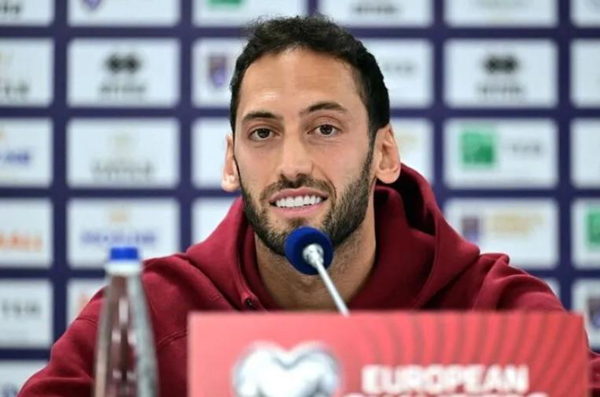 Hakan Çalhanoğlu neden yok, Türkiye İtalya maçında Hakan Çalhanoğlu yok mu, yedek mi, kadroda yok mu? Hakan Çalhanoğlu milli takımı bıraktı mı?