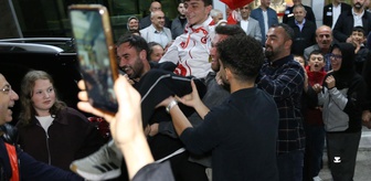 İsrailli rakibini yenerek dünya şampiyonu olan milli sporcuya Kastamonu'da coşkulu karşılama