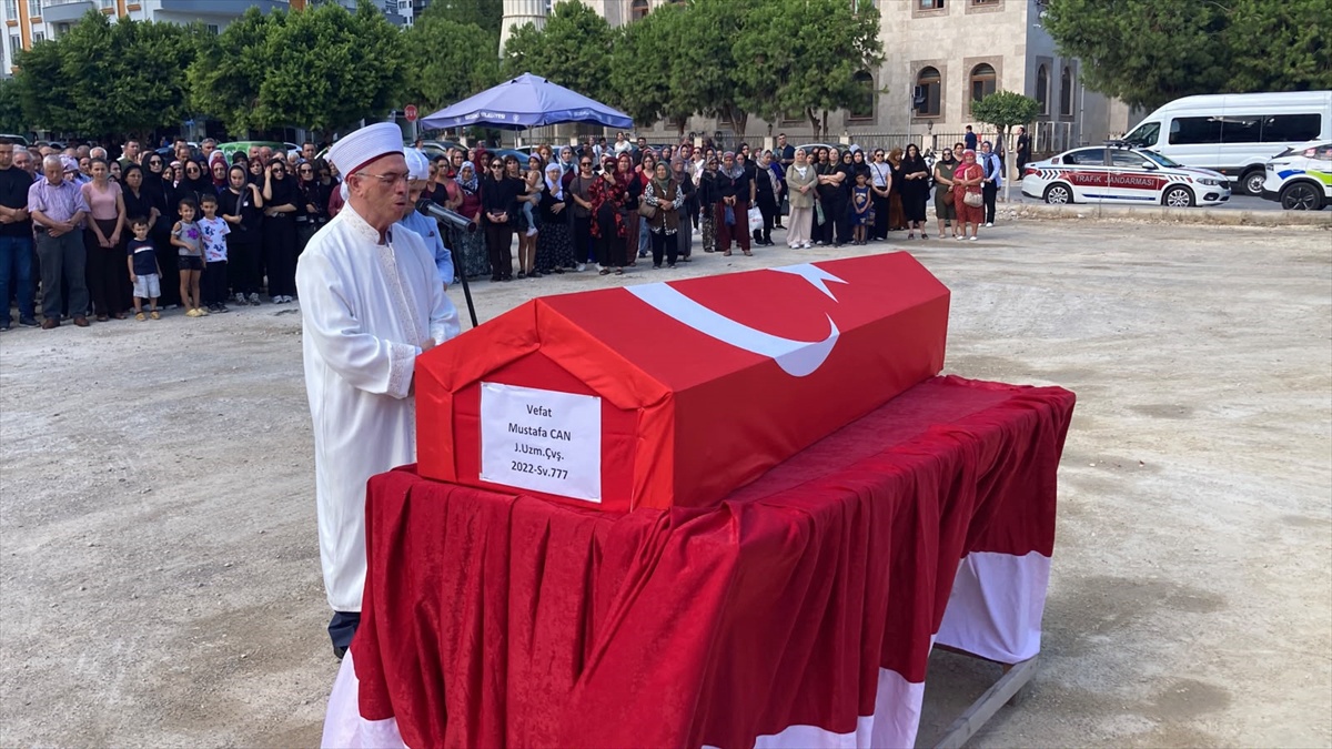 Jandarma Uzman Çavuş Mustafa Can'ın cenazesi Mersin Erdemli'de toprağa verildi