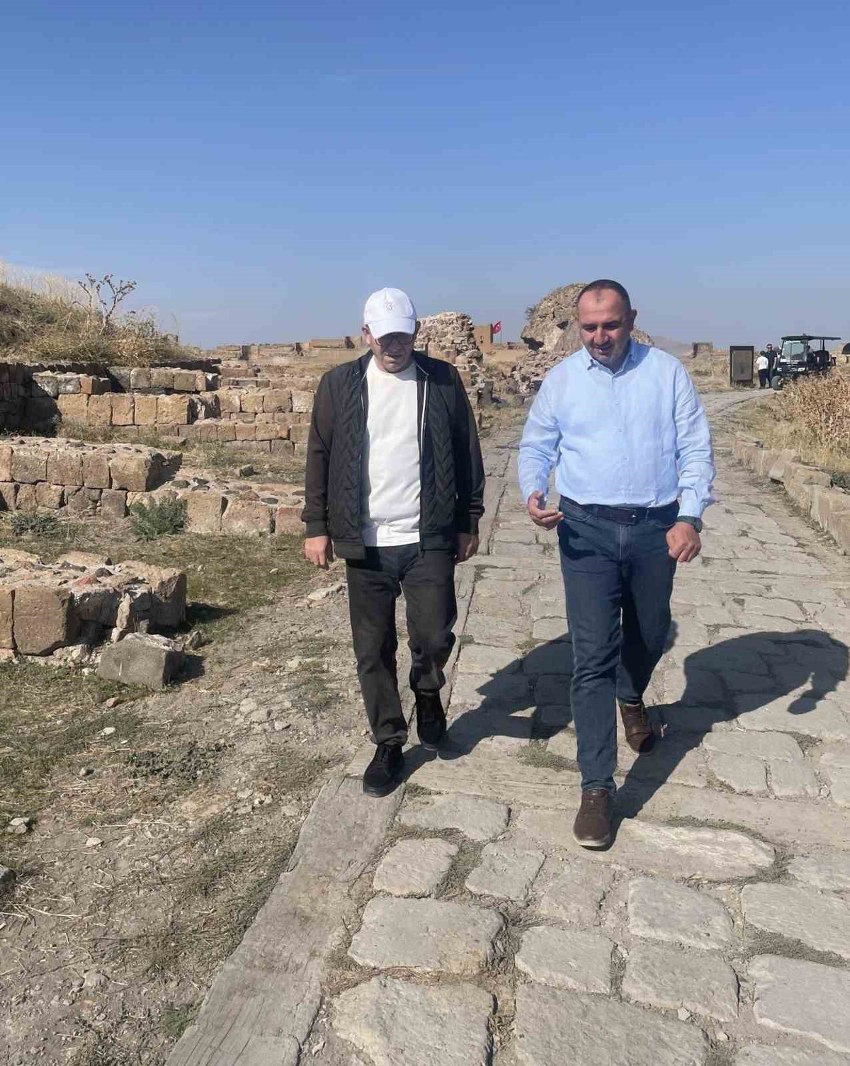 Kars Valisi Ziya Polat, Ani Örenyeri'nde kazı ve restorasyon çalışmalarını inceledi