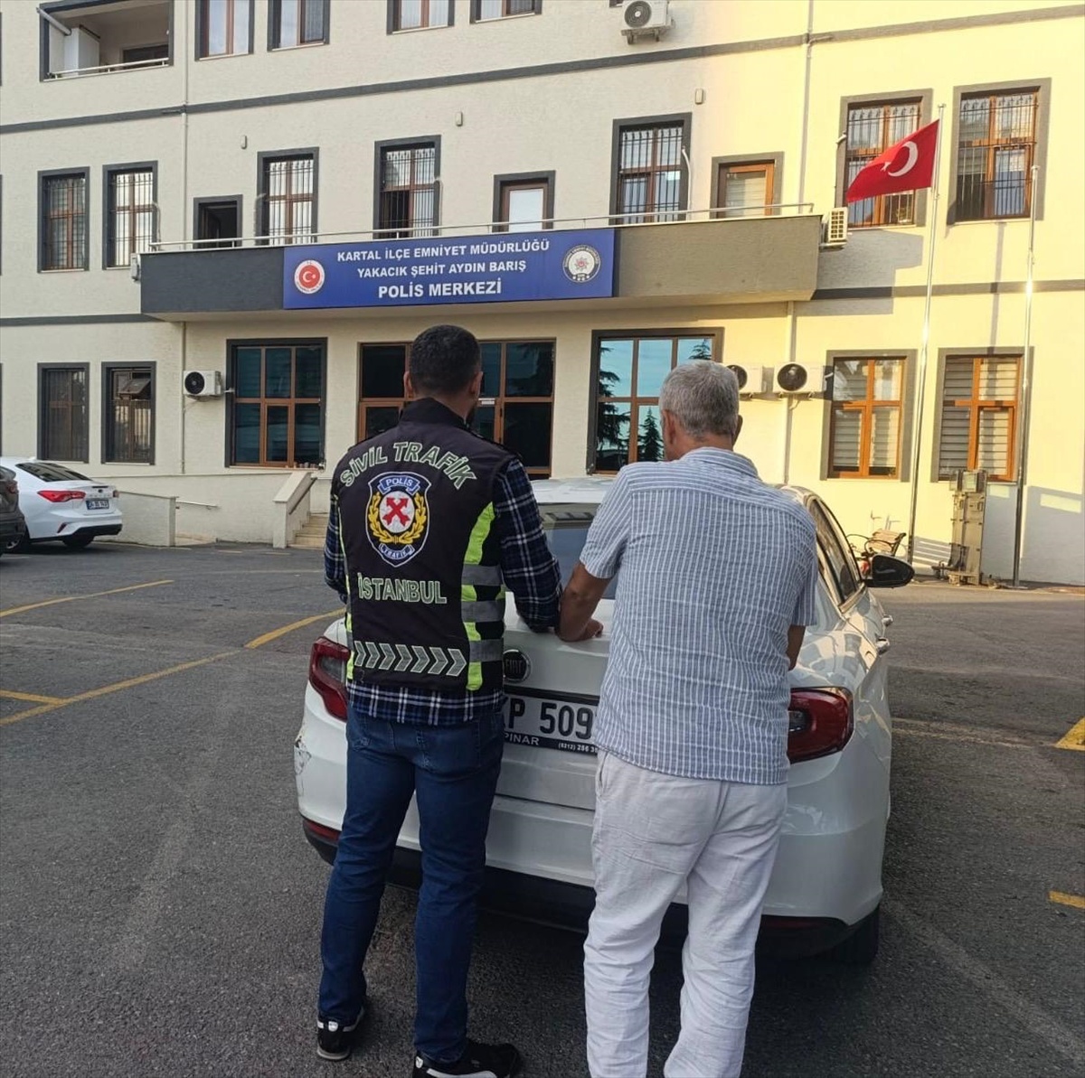 Kartal'da sürücüye saldıran minibüs şoförüne 205 bin lira ceza kesildi
