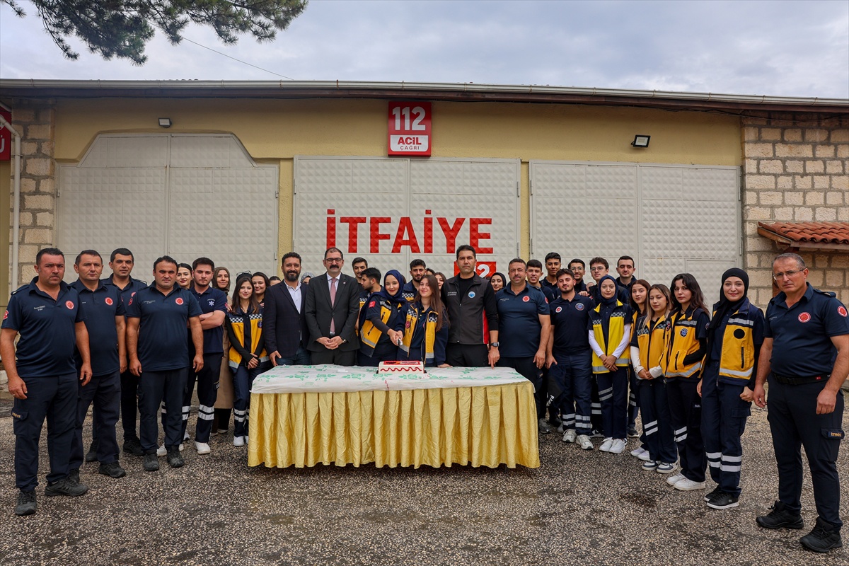 Kastamonu Taşköprü'de İtfaiye Haftası'nda öğrencilere itfaiye ekipmanı tanıtıldı