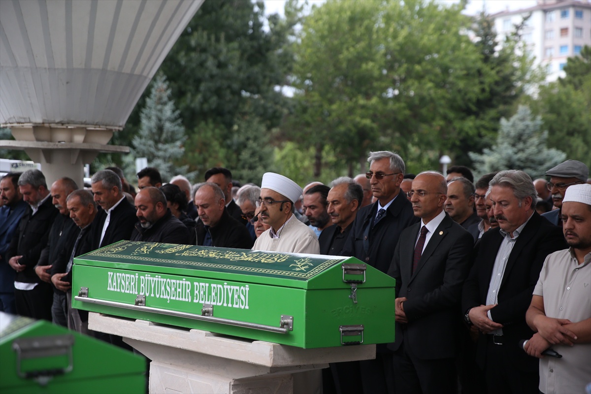 Kayseri'de eski Kocasinan Belediye Başkanı Ali İhsan Alçı 86 yaşında toprağa verildi