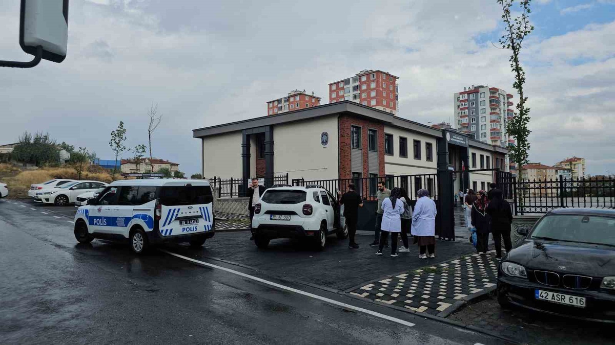 Kayseri Melikgazi'de oyuncak silahı okula doğrultan şahıs gözaltına alındı