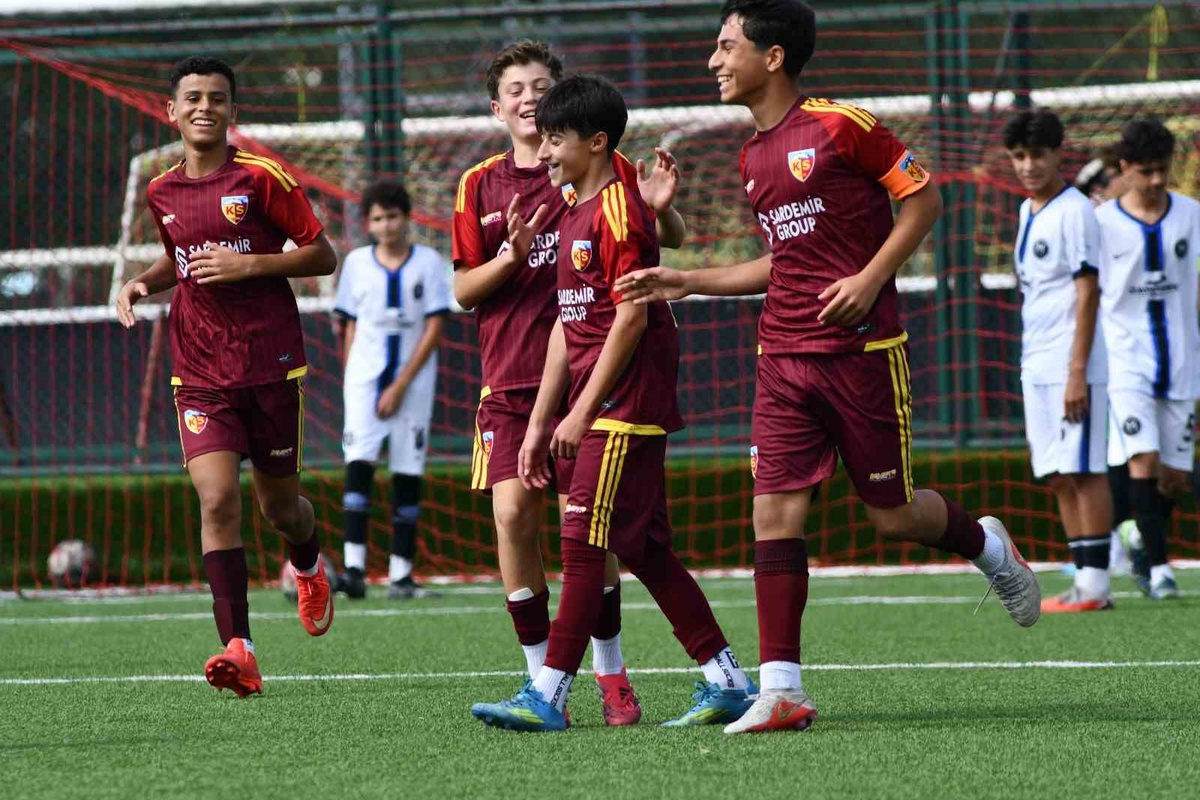 Kayserispor U14, Mersin Terspor'u 3-1 yenerek haftayı galibiyetle kapattı