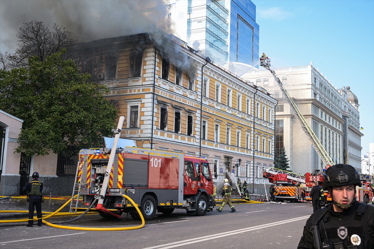 Kiev’de Bilimler Akademisi’ne Rus İHA saldırısında 1 kişi öldü, 4 kişi yaralandı