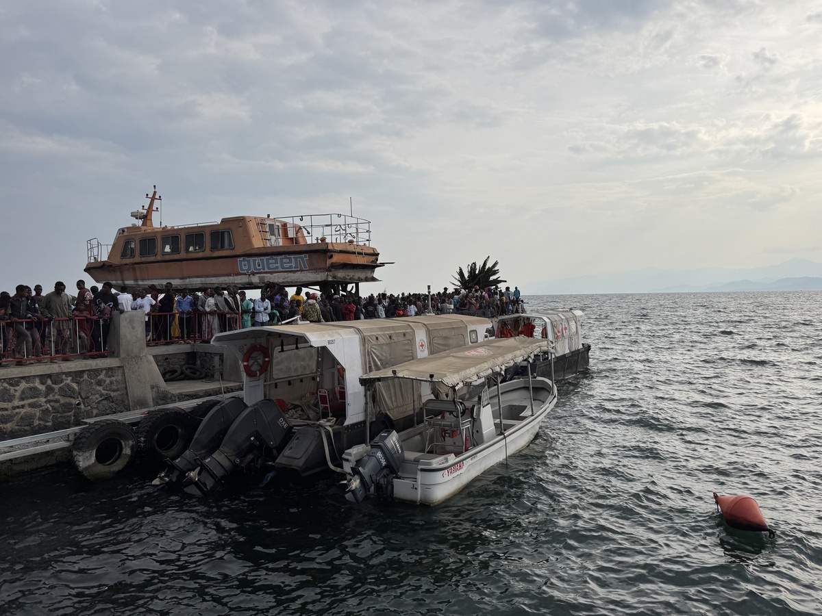 Kivu Gölü'nde alabora olan teknede en az 12 kişi öldü, 5 kişi kurtarıldı