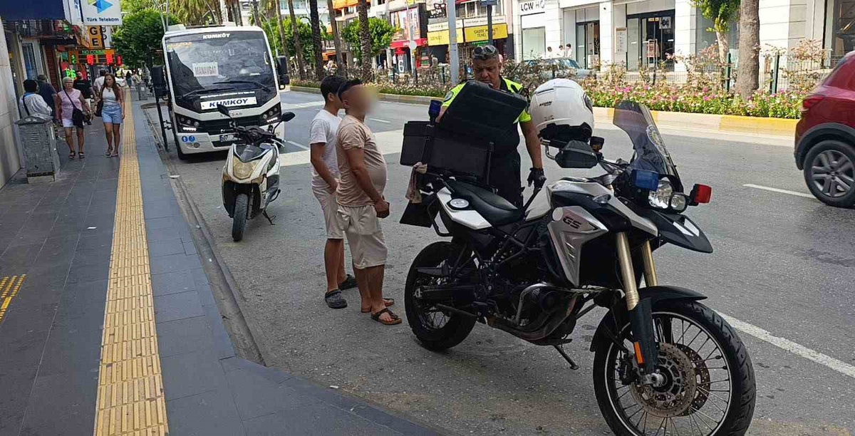 Manavgat'ta plakasız motorlu bisiklet sürücüsüne 46 bin TL ceza uygulandı