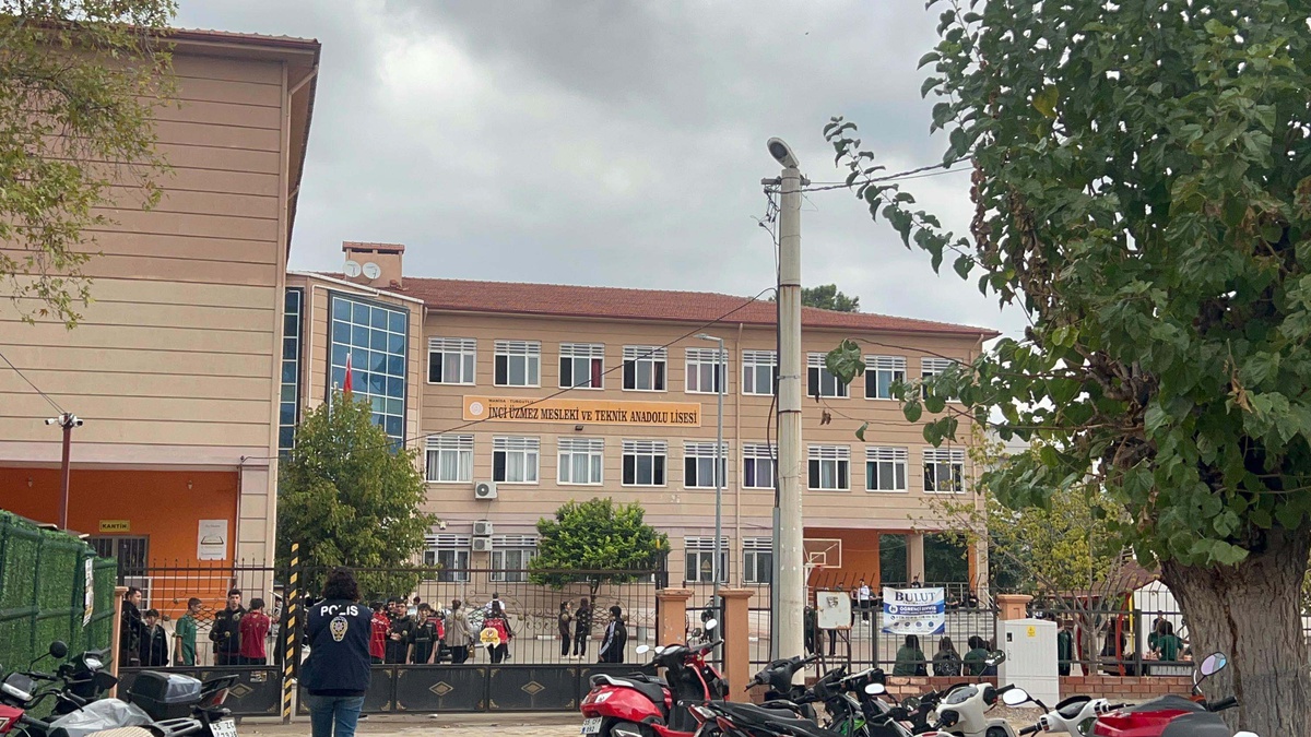 Manisa Turgutlu'da 11 öğrencinin yaralandığı okulda eğitime yeniden başlandı