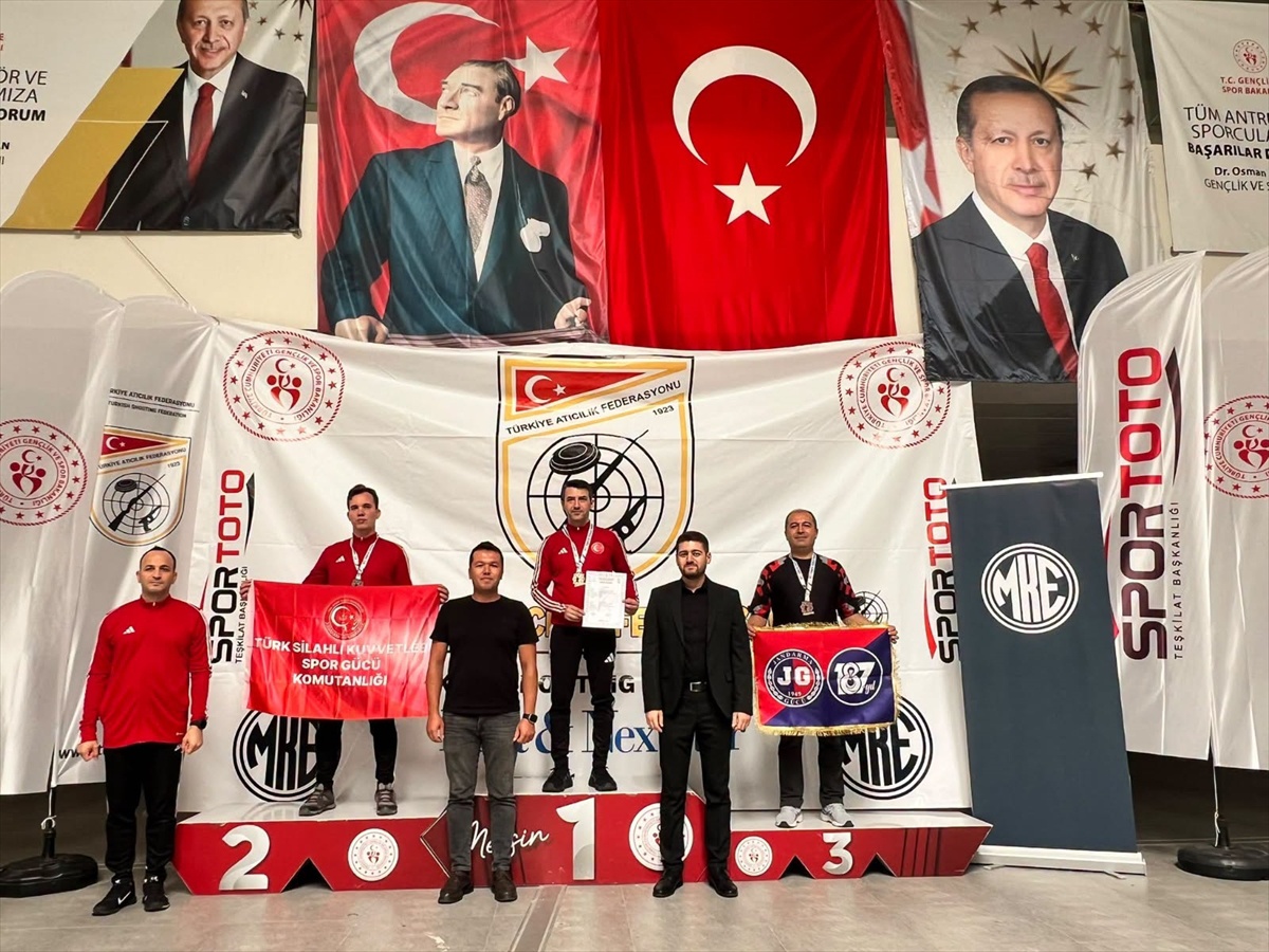 Mersin Erdemli'de 77 sporcunun katıldığı atıcılık kupasında madalyalar sahiplerini buldu