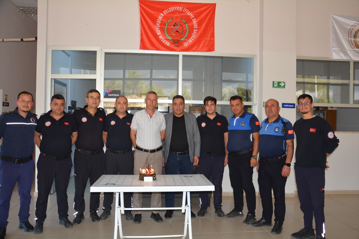 Mersin Gülnar'da İtfaiye Haftası etkinliğinde Başkan Yardımcısı Olçum pasta kesti