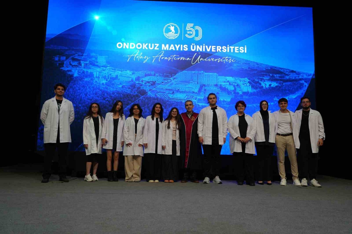 OMÜ Tıp Fakültesi 2026-2027 açılışında 250 öğrenciye beyaz önlük giydirildi