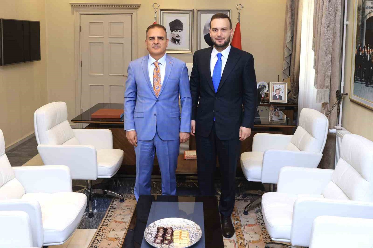 Sıfır Atık Vakfı Başkanı Ağırbaş, Muğla Valisi Akbıyık'a projeleri anlattı
