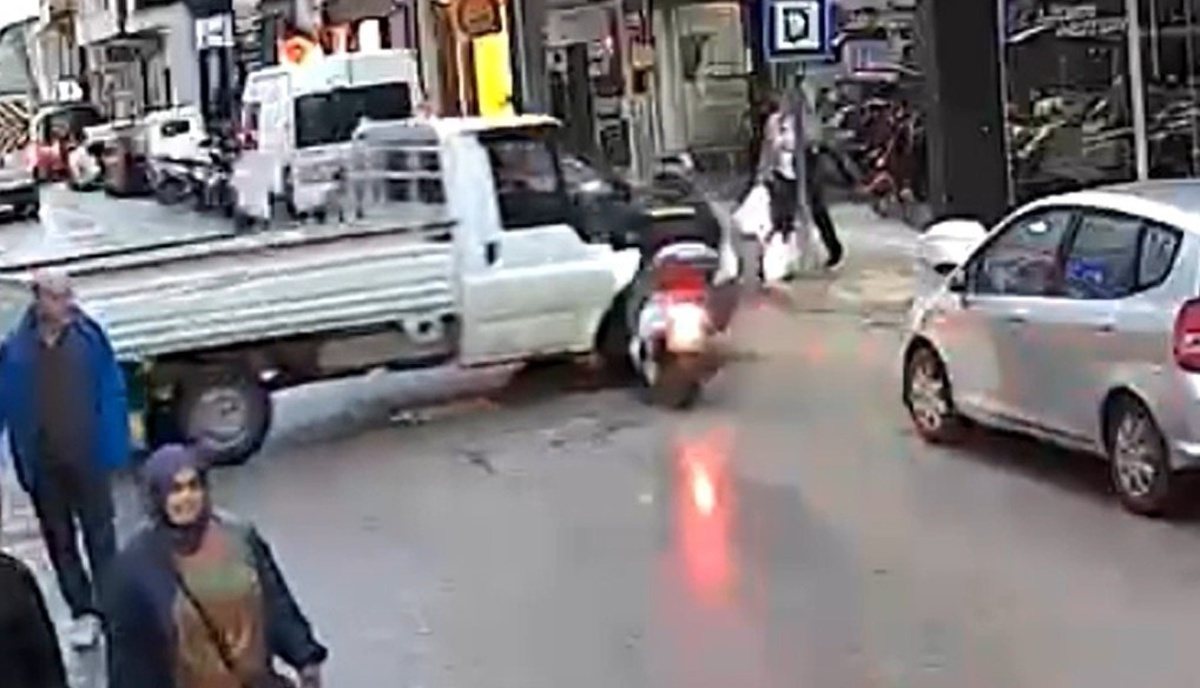 Sinop'ta motosikletin kamyonete çarpması sonucu 1 kişi hafif yaralandı