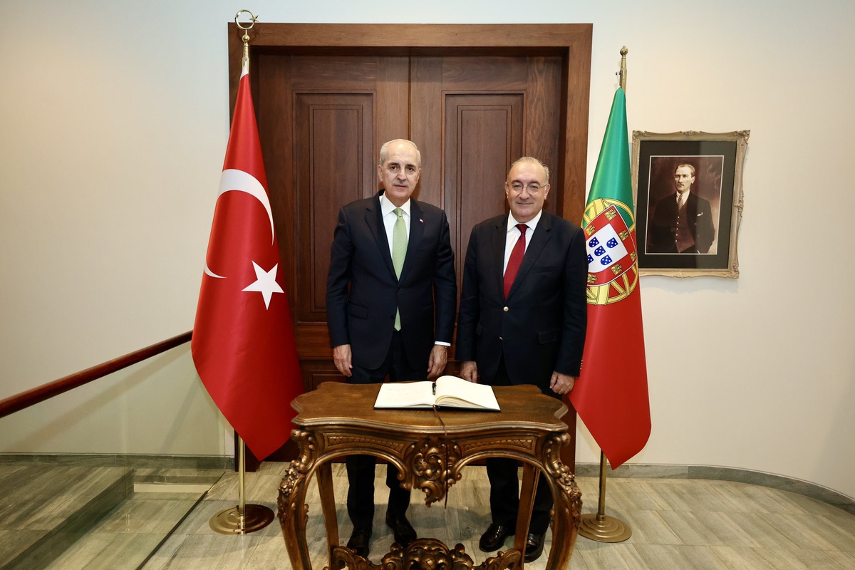 TBMM Başkanı Kurtulmuş, Lizbon Büyükelçiliği'nde Büyükelçi Koç'tan bilgi aldı