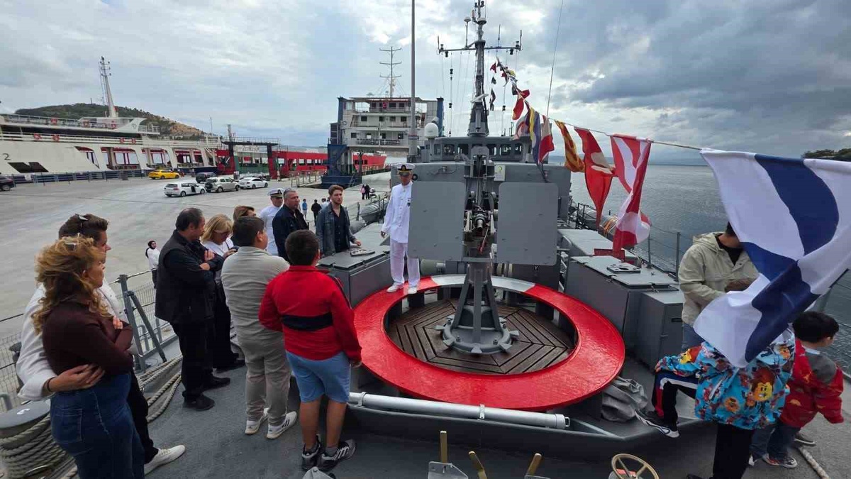 TCG Edincik mayın avlama gemisi, Deniz Kuvvetleri Günü'nde Erdek'te ziyarete sunuldu