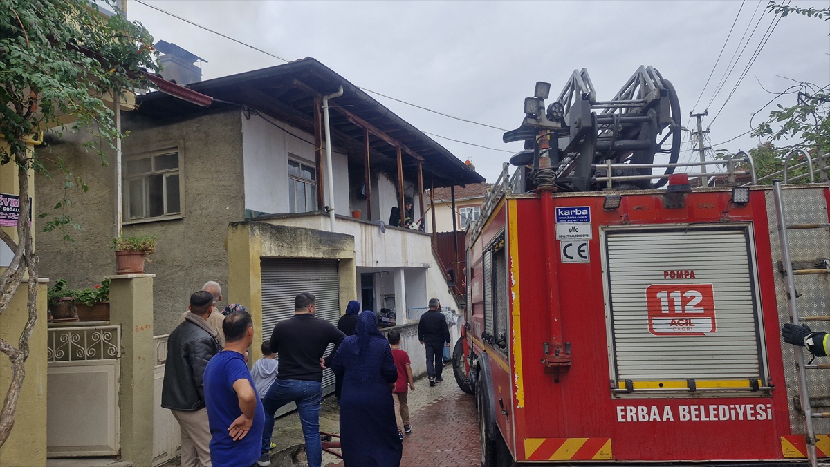 Tokat'ta çıkan yangında 2 katlı ev kullanılamaz hale geldi