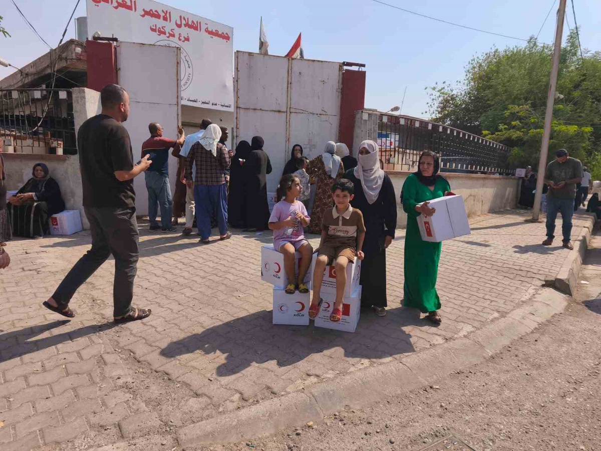 Türk Kızılay, Kerkük'te 500 ihtiyaç sahibi aileye gıda kolisi dağıttı