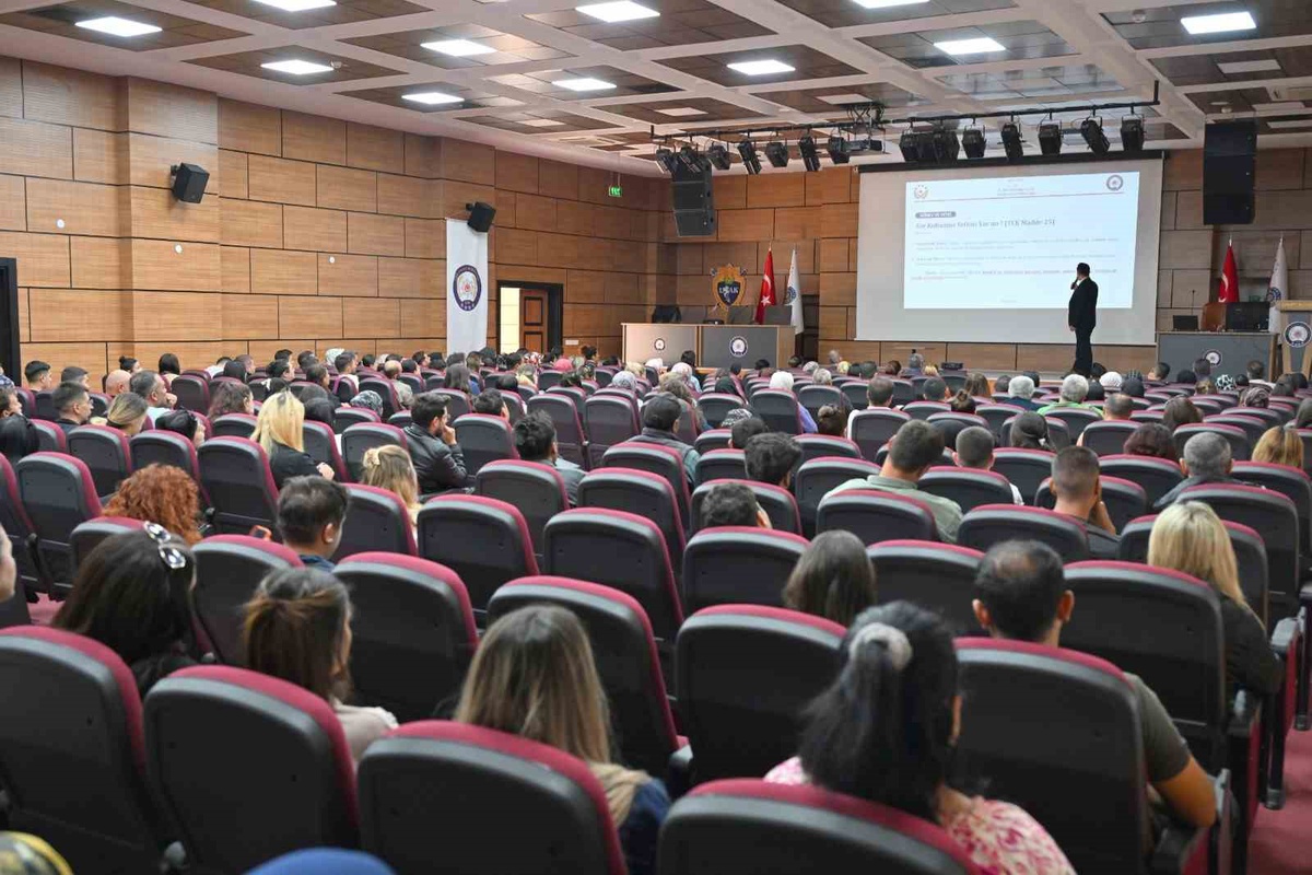Uşak'ta 206 bahçe görevlisine güvenlik ve acil durum standartları eğitimi verildi