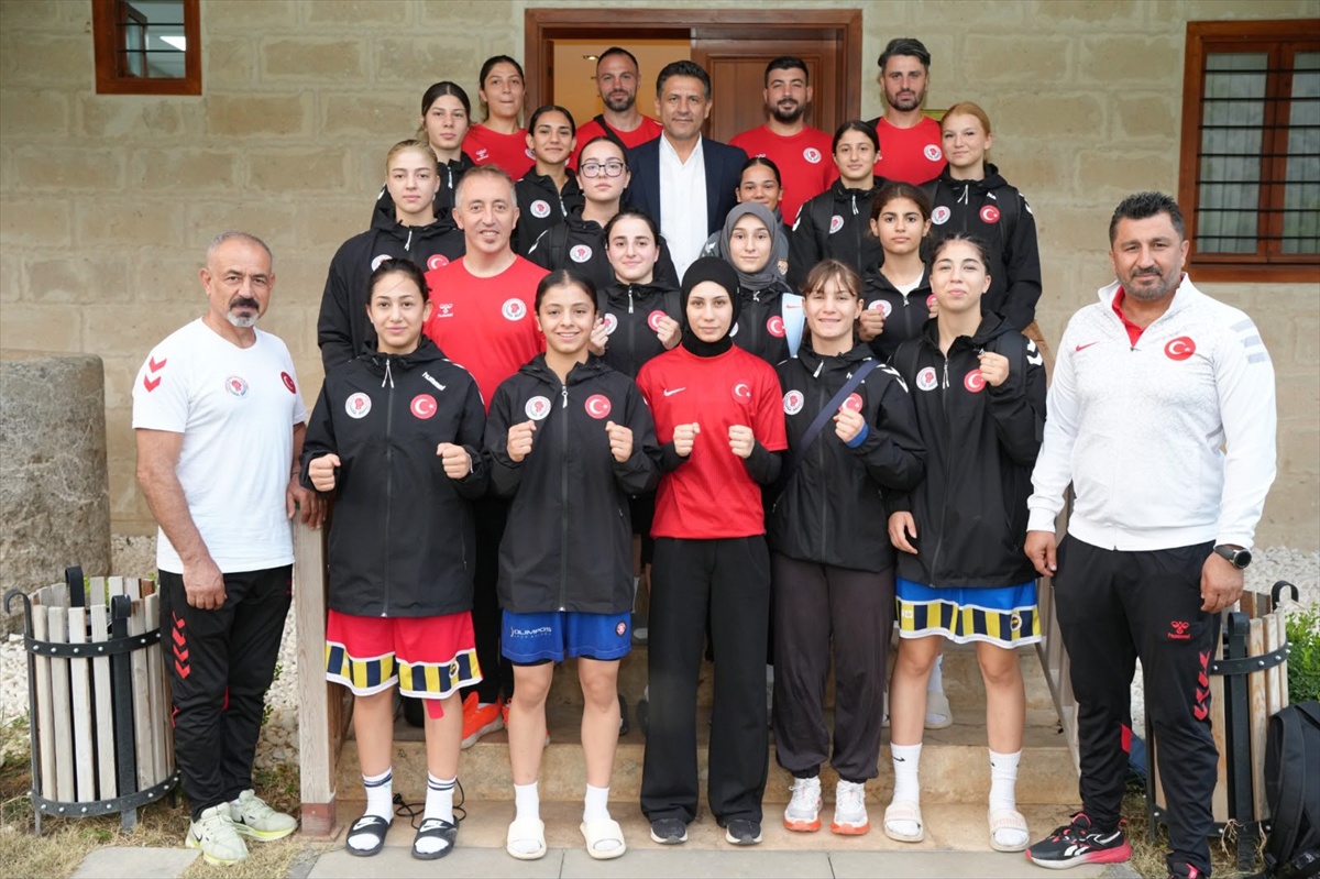 17 ve 19 Yaş Altı Boks Milli Takımı, şampiyonalar için Adana’da kampa girdi